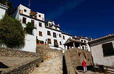 GranadaTravel Guide